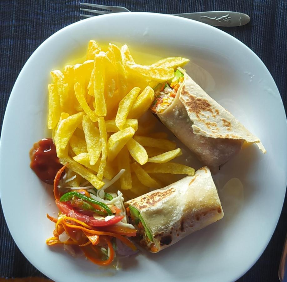 Mwamba Kelele Lodge Fort Portal Экстерьер фото