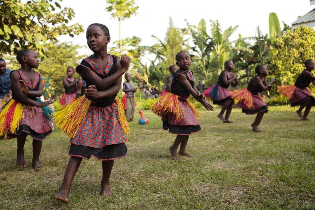 Mwamba Kelele Lodge Fort Portal Экстерьер фото
