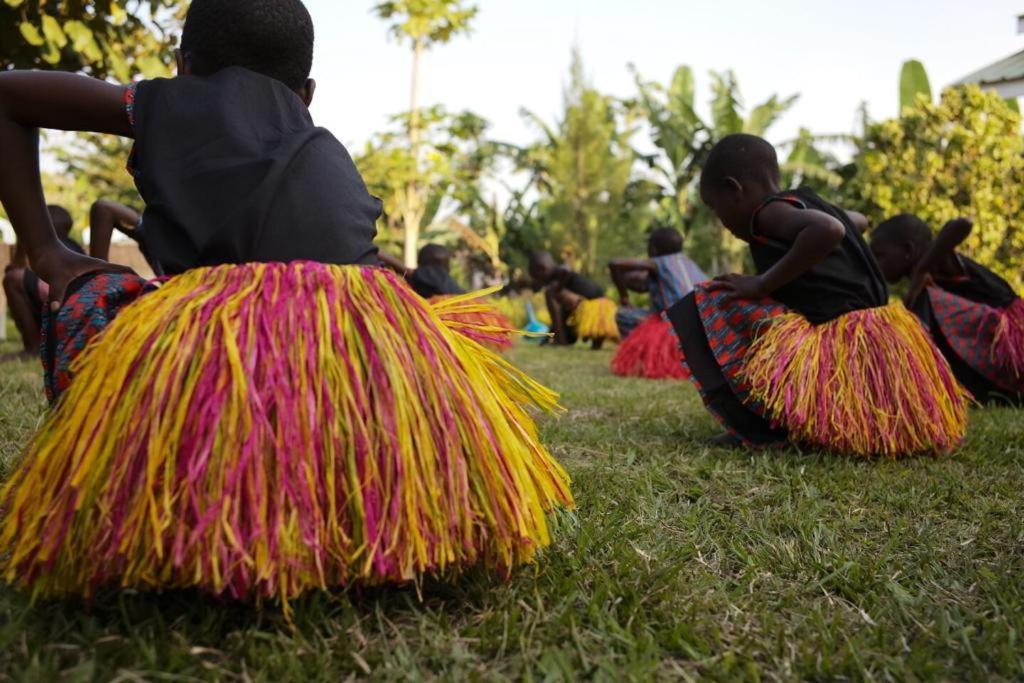Mwamba Kelele Lodge Fort Portal Экстерьер фото
